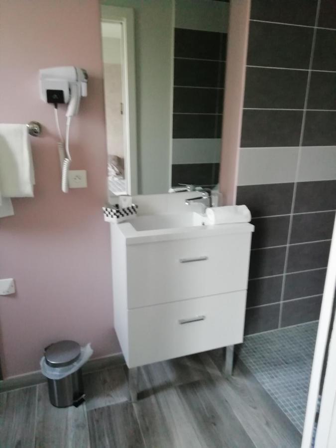 Le Merle Blanc Louchats Hotel Kültér fotó